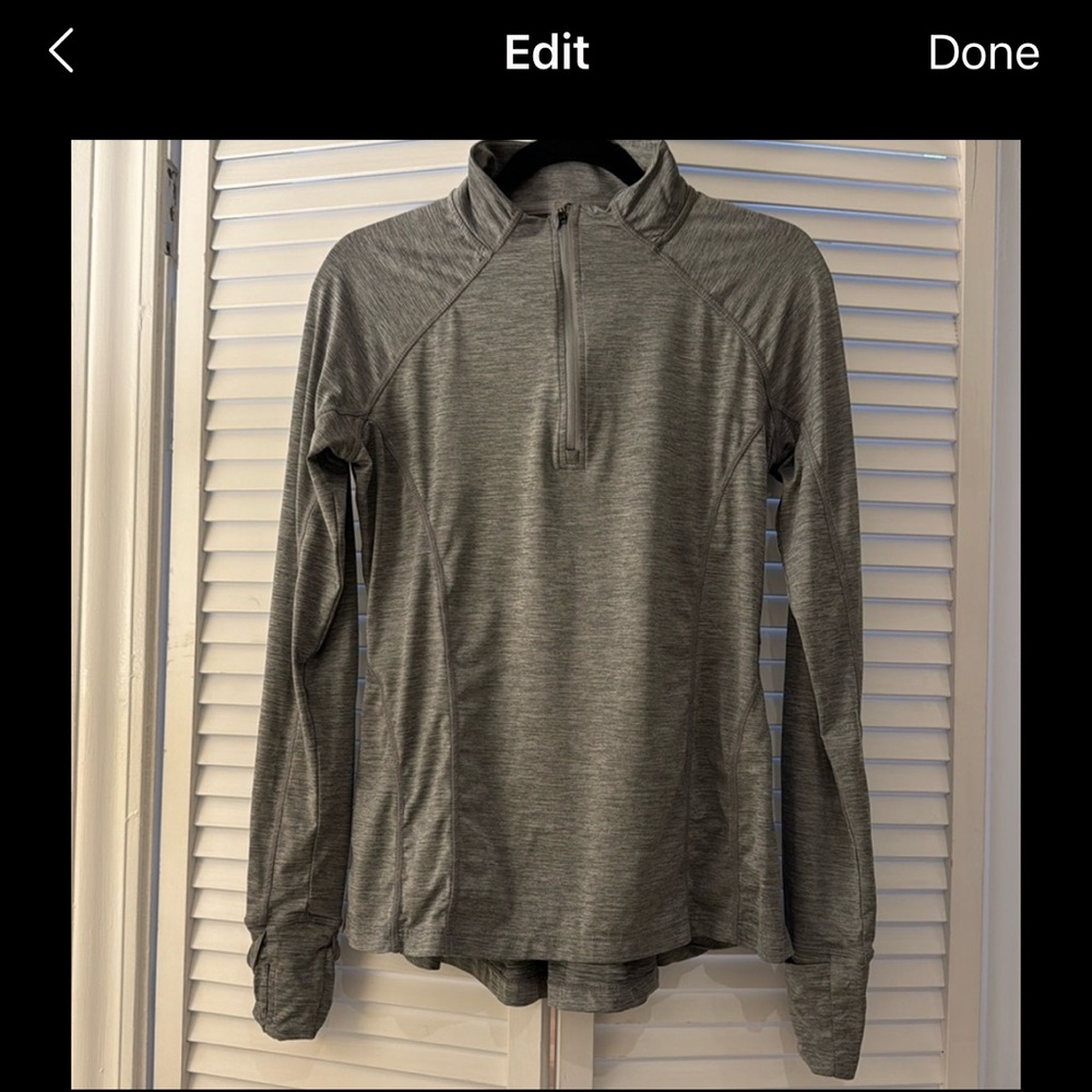 Mondetta Pullover / Jacket. Size large cute pleated  detail on back